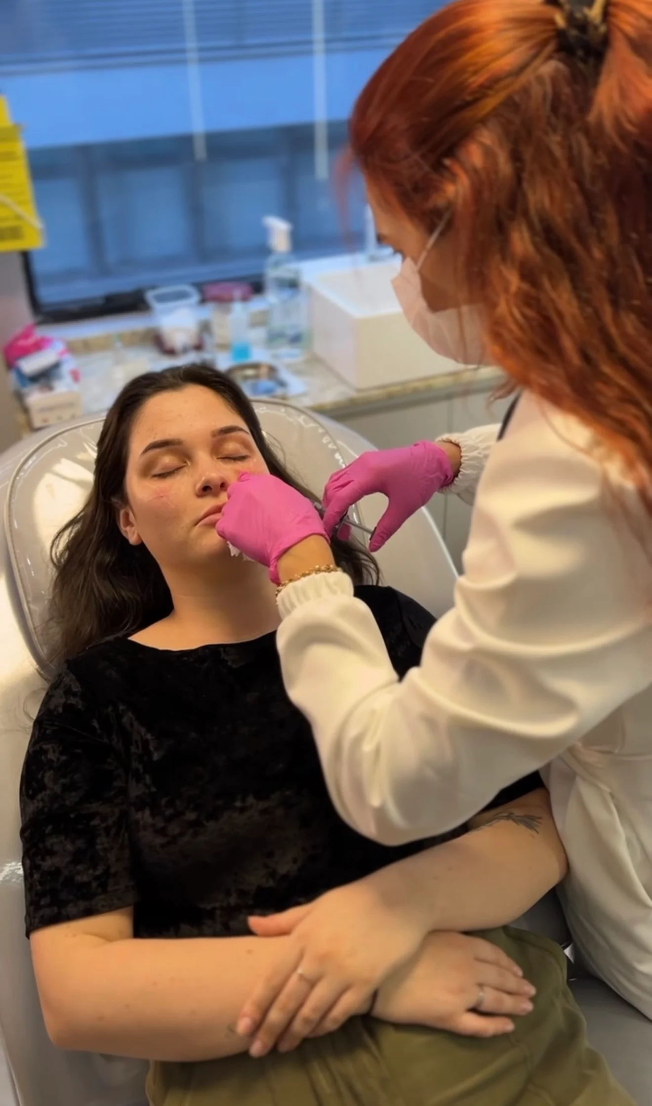 Atendimento com preenchimentos faciais planejados pela Dra. Luiza